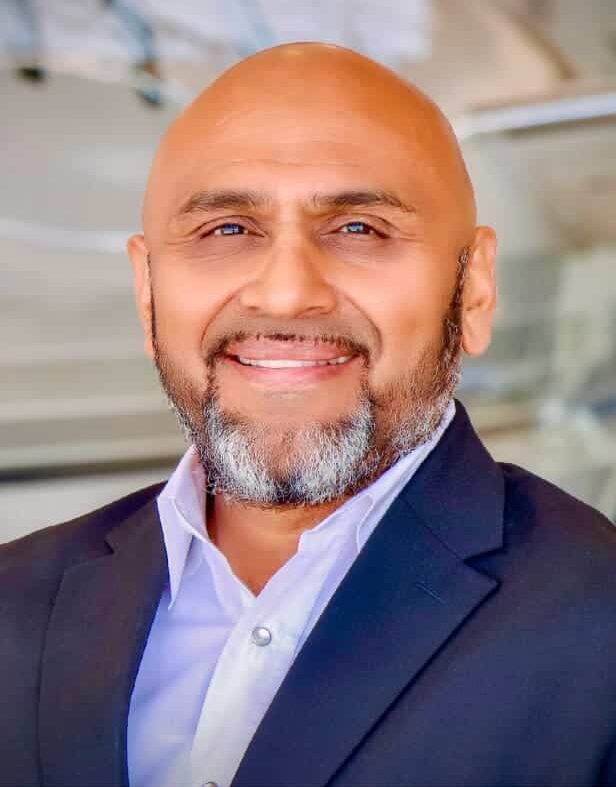 Manuel Rojas headshot