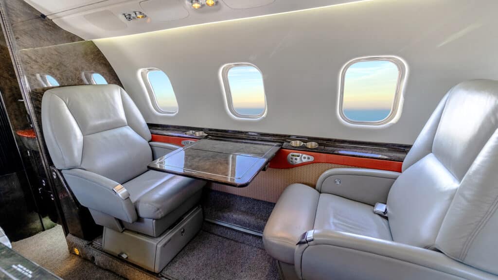1999 Learjet 60 - Image