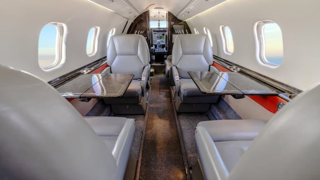 1999 Learjet 60 - Image