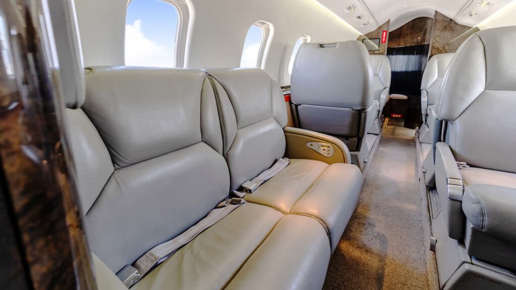1999 Learjet 60 - Image